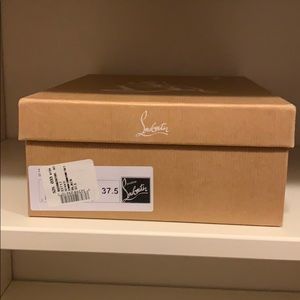 So Kate black patent leather pumps